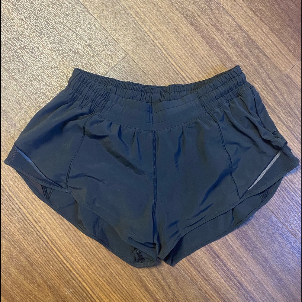 Lululemon Hotty Hot shorts 2.5”